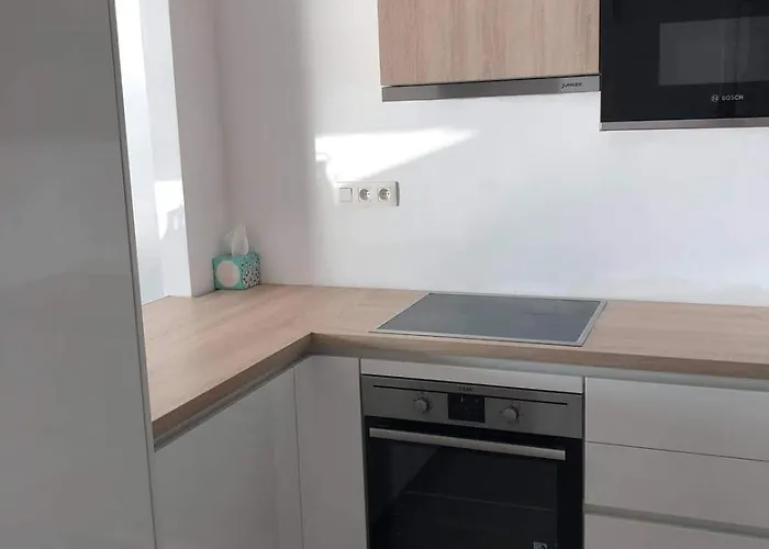 Lovely With Pool And Sea View *